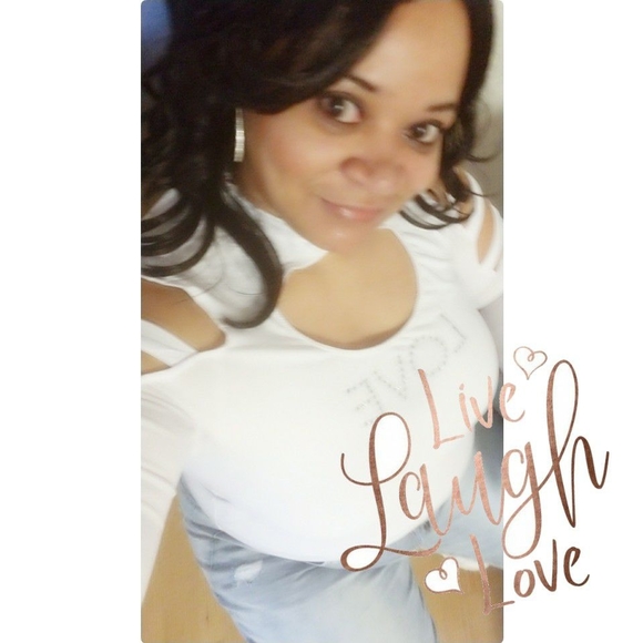 Meet your Posher, Cheryl - Picture 1 of 1